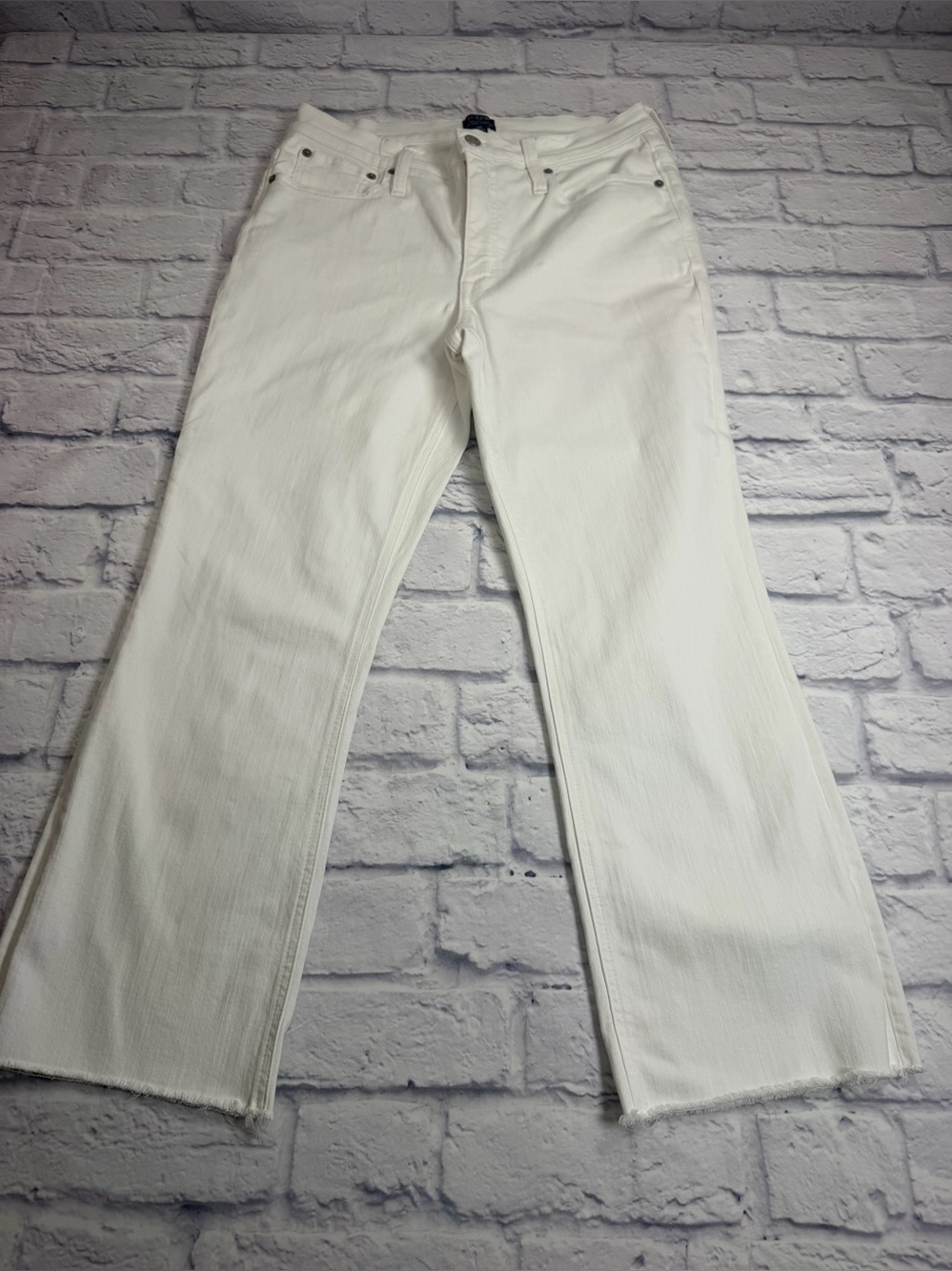 J. Crew Off-White Mid Rise Flare Cropped Jeans. Size 30 (10)